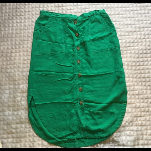 Anthropologie Dresses & Skirts - Anthropologie green chino skirt with side slits